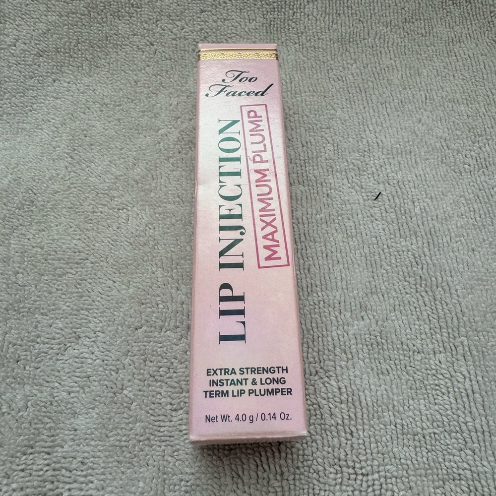 Too Faced - Maximum Plump Lip Injection